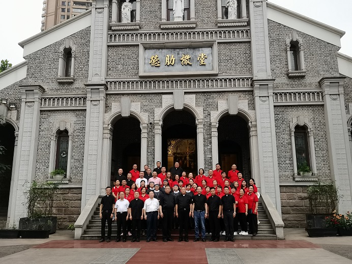四川省天主教宜宾教区代表团赴渝交流天主教工作